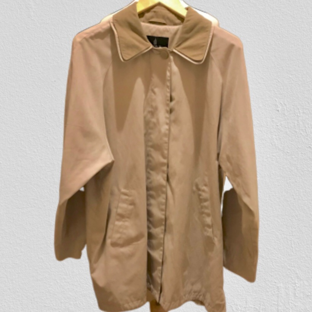 Tan London fog jacket./ coat